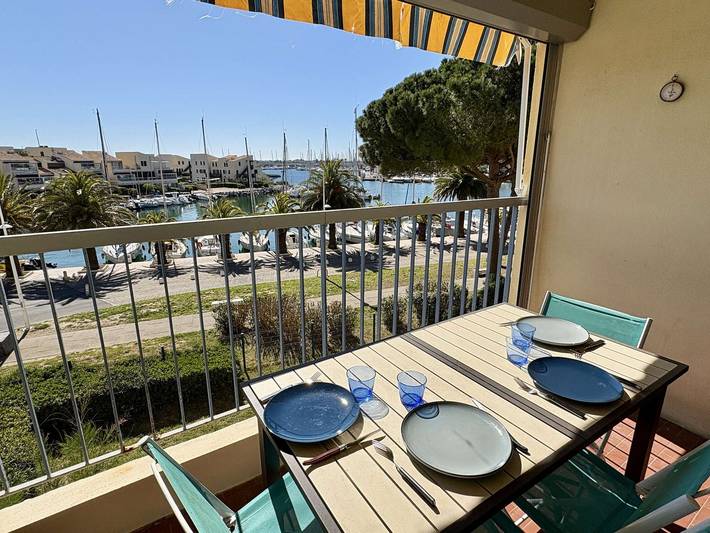 Gîte pour 6 personnes, avec terrasse dans Port de Gruissan