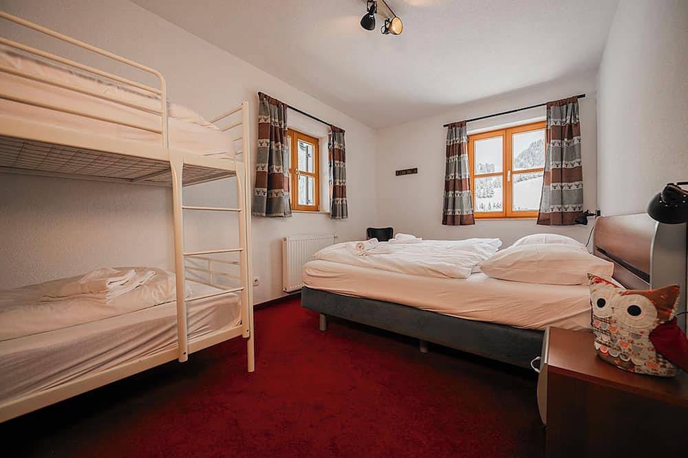 Ganze Wohnung, Chalet zur Rose 3-Zimmer-Wohnung „Alpen Lilie“ 2-8 Personen (95m2) in Berwang, Außerfern