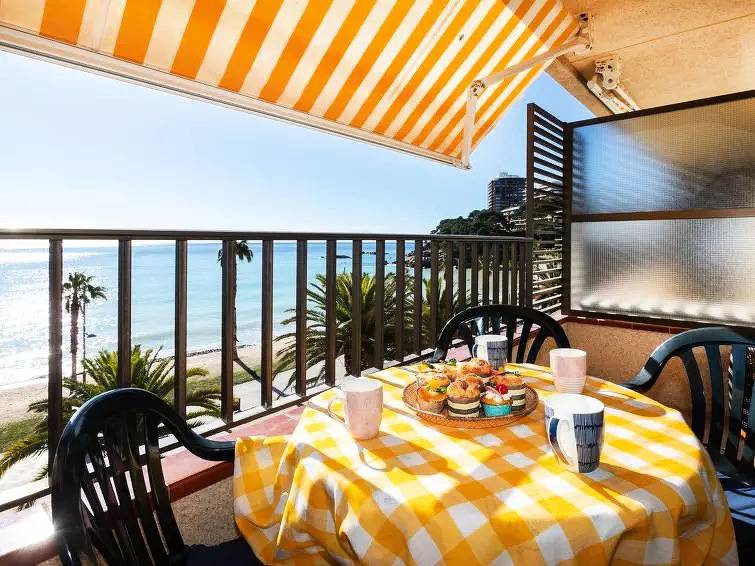 Apartamento entero, 4 estancias 6 personas in Torre Valentina, Calonge