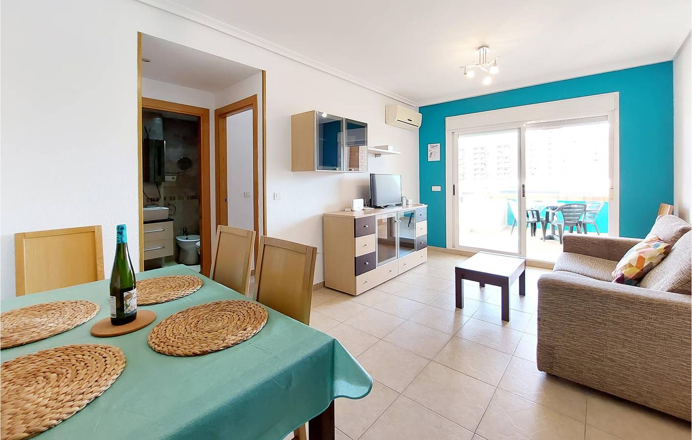 Apartamento vacacional entero, Apartamento en primera línea de playa con aparcamiento, piscina y terraza in Marina d'Or, Oropesa del Mar