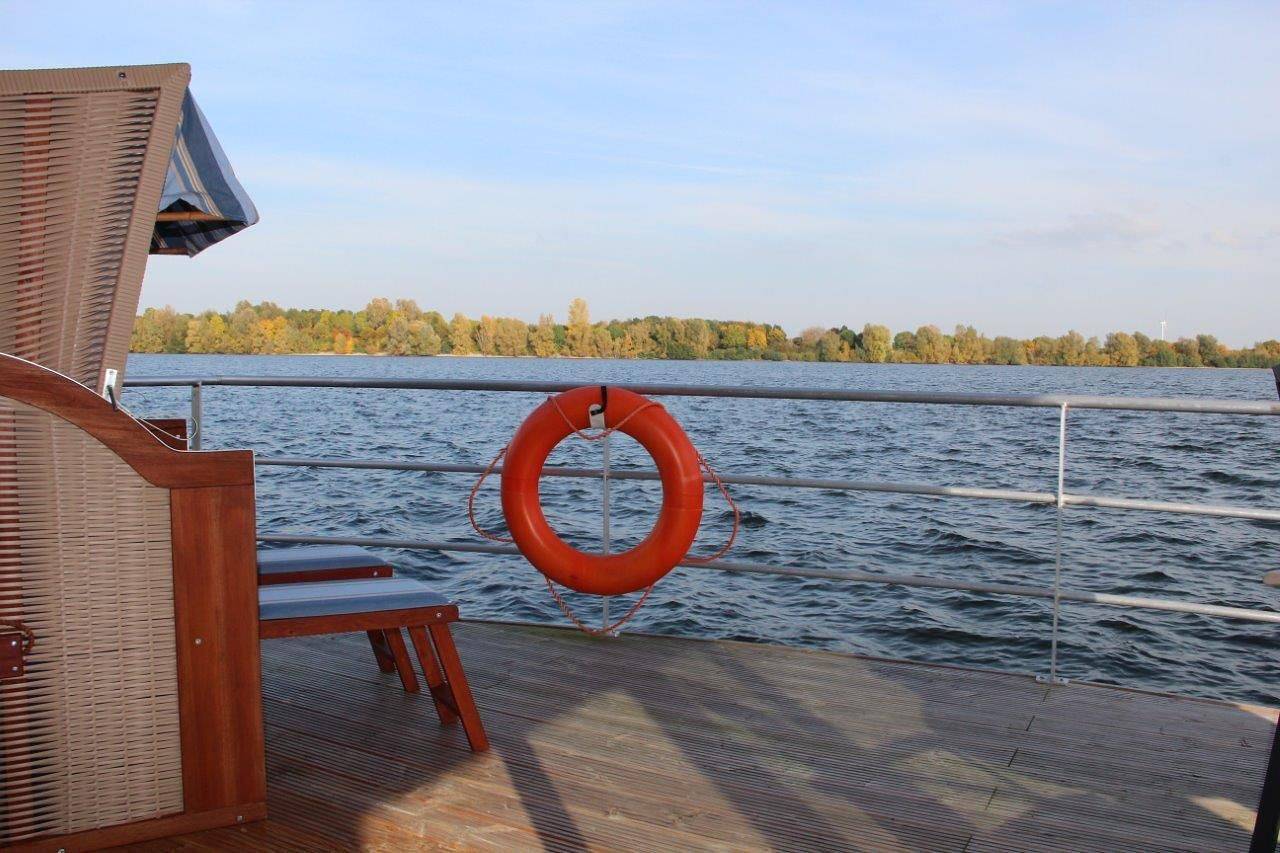 Floating 44 – komfortable Hausboote bei Xanten mit tollem Seeblick in Xanten, Lower Rhine