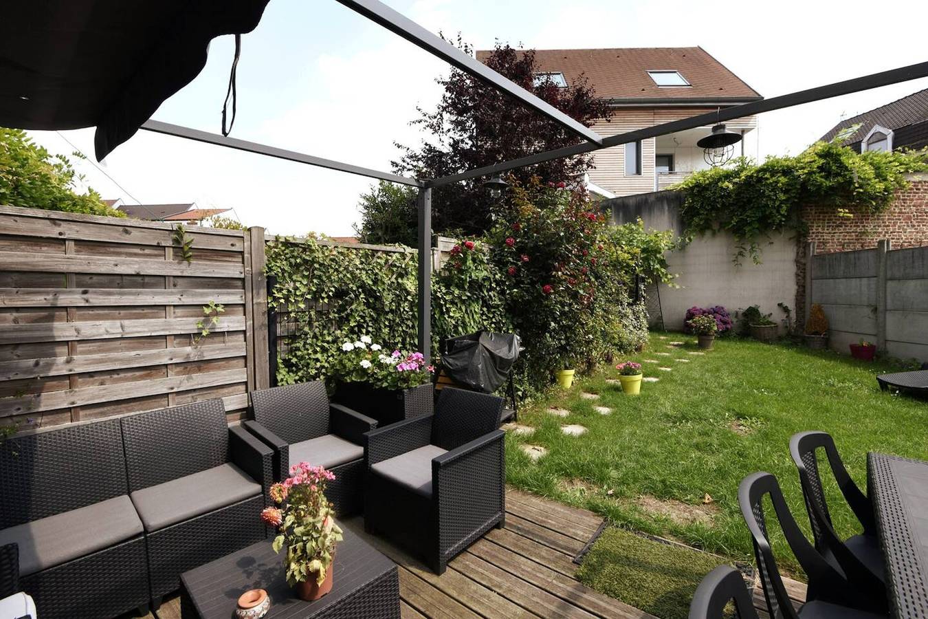 Casa espaciosa, barrio La Madeleine, terraza y jardín in Abrigo de La Madeleine, Lille region