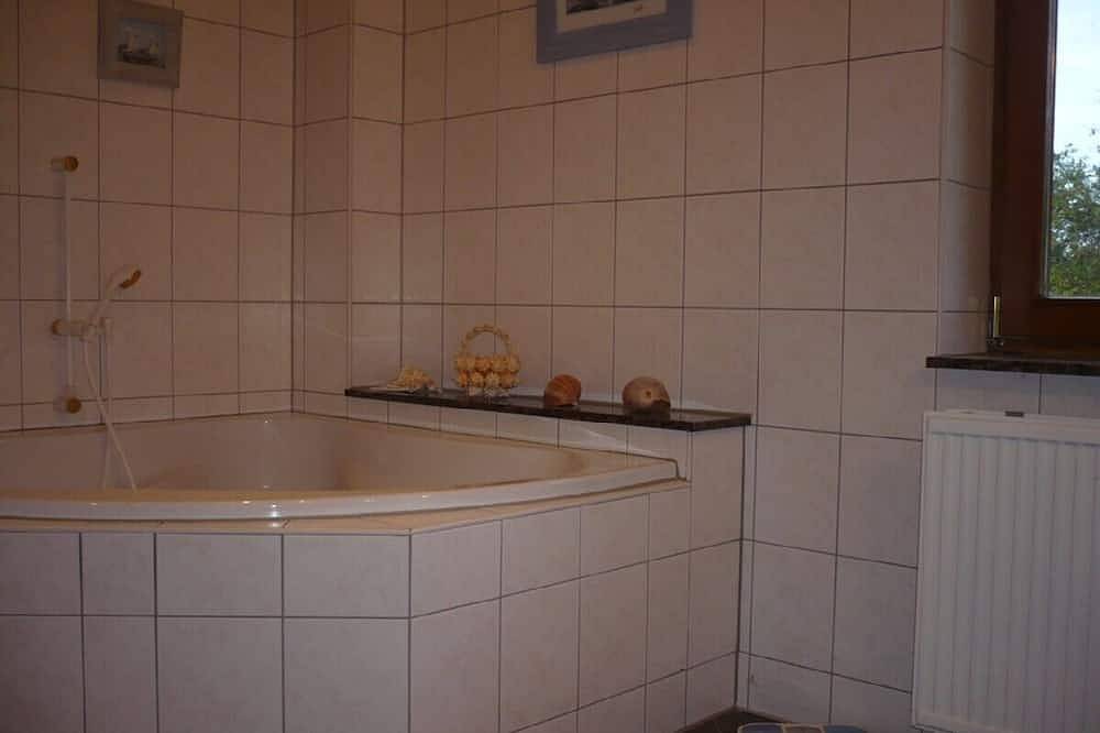 Ganze Wohnung, Landhausstil, 80 m², Sonnenterrasse, Spielwiese, 2 Schlafzimmer, bis 5 Personen in Oederan, Chemnitz und Umgebung