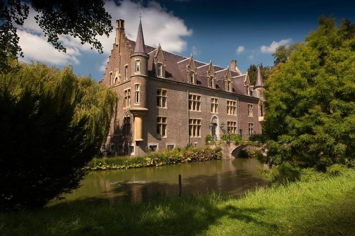Hotel voor 2 personen, met Terras en Tuin in Heerlen