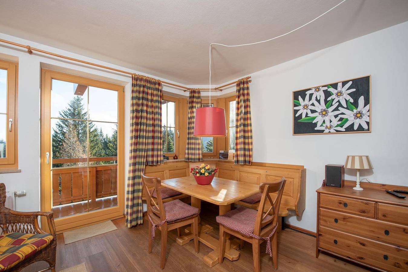 Ganze Wohnung, Gemütliches Apartment mit Bergblick und Pistennähe in der Zillertal Arena in Hochkrimml, Krimml