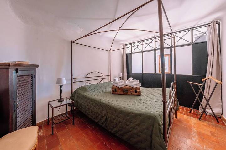 Pistachier Vacation Rental – Triplex for 6 people with a fireplace, in the heart of the Provençal vineyards in Ollières, Región Brignoles