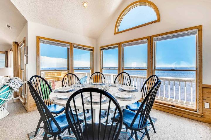 Vacation rental for 10 people, with yard and hot tub as well as terrace in Rodanthe