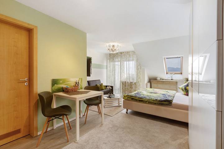 Ferienwohnung für 2 Personen, mit Balkon und Seeblick in Bodman-Ludwigshafen - 2