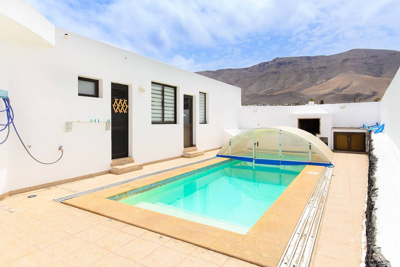 Appartement entier, Appartement de vacances pour 3 personnes avec jardin in Famara Beach, Teguise