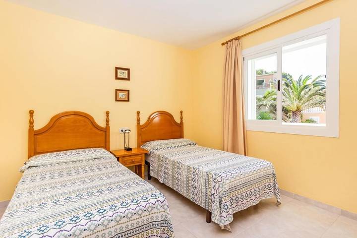 Ferienwohnung für 4 Personen, mit Balkon und Terrasse sowie Pool und Ausblick in Sant Elm - 4