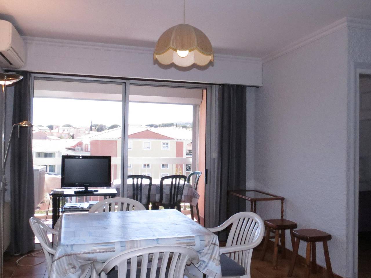 Ganze Wohnung, Klimatisiertes 2-Zimmer-Apartment nahe Strand, Parkplatz, Haustiere erlaubt - Sainte-Maxime in Sainte-Maxime, Draguignan Region