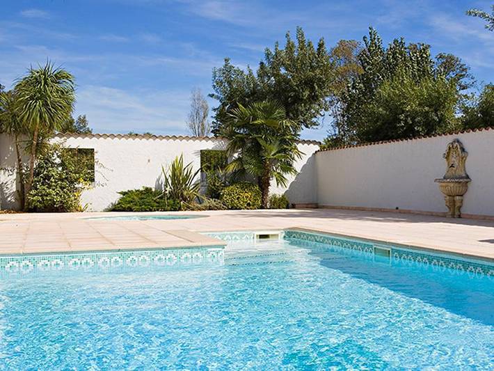 Camping pour 4 personnes, avec Piscine