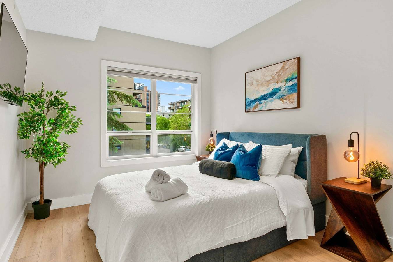 Ganze Wohnung, 13th Ave - Dt Calgary - 2Bd 2Ba - Sleeps 5 in Calgary, Kanadische Rocky Mountains