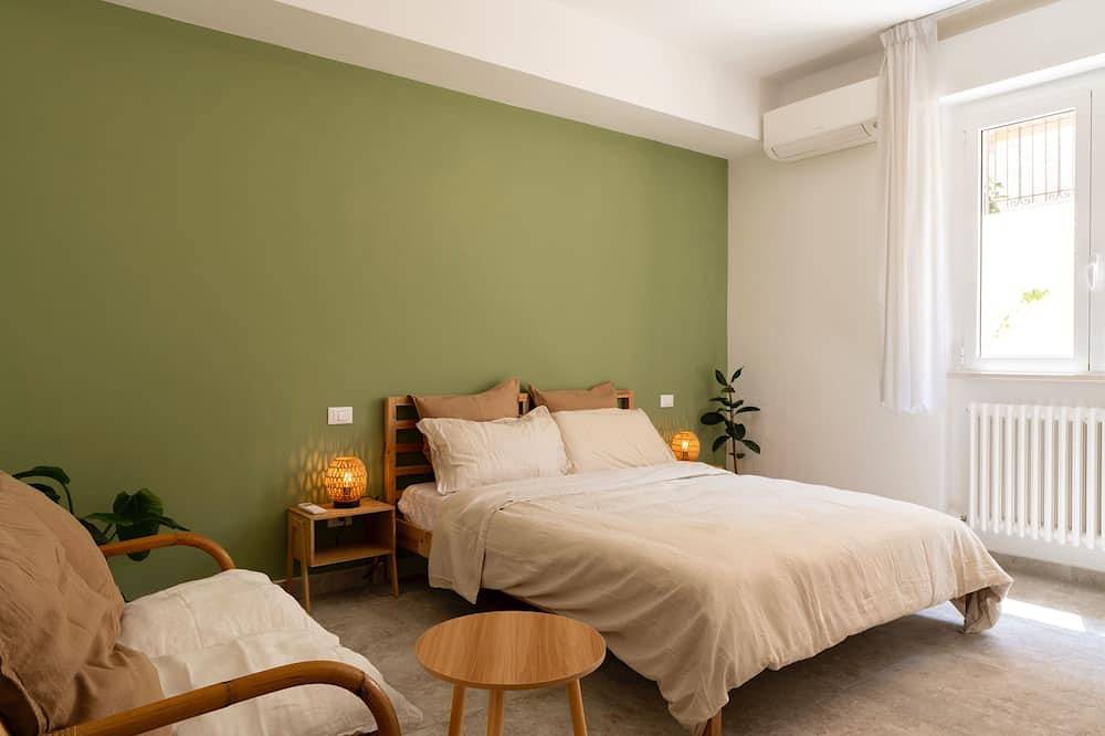 Just minutes from downtown and the beach, elegant Bnb in Sirolo in Sirolo, Riviera del Conero