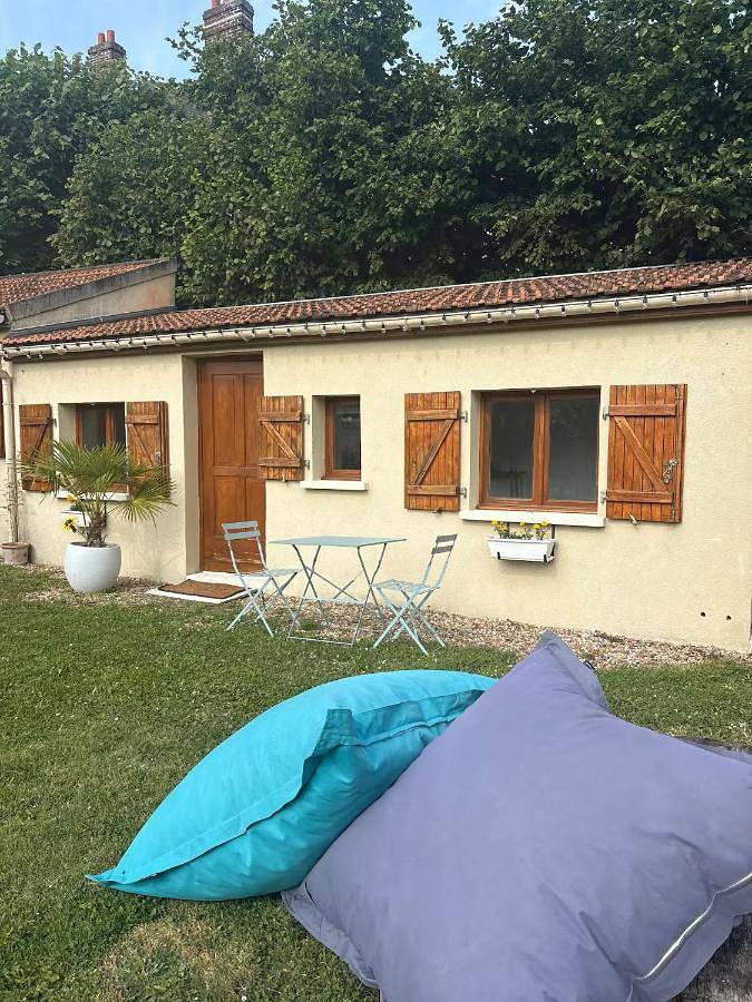 Chambre d’hôte pour 2 personnes, avec jardin ainsi que vue et terrasse