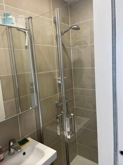Appartement entier, Studio neuf très bien aménagé in Gagny, Seine-Saint-Denis