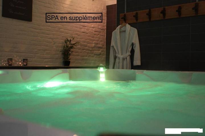 Chambre d’hôte pour 2 personnes, avec Terrasse et Jacuzzi ainsi que Jardin et Sauna