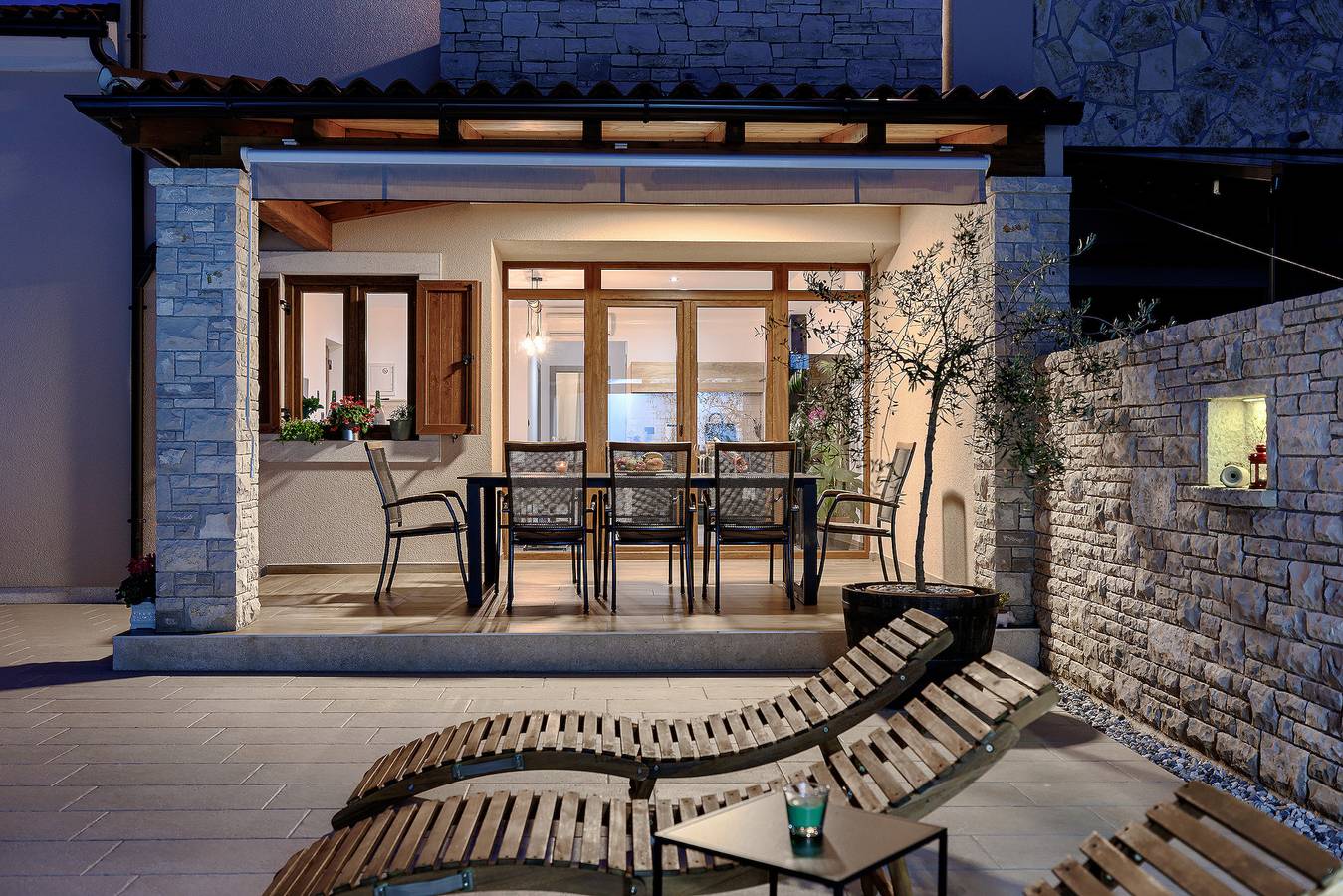 Reizende Villa mit 2 Schlafzimmern und beheiztem Pool, in der Nähe des Strandes Duga Uvala in Marčana, Südküste Istrien