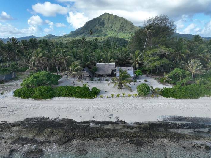 Location de vacances pour 2 personnes, avec piscine ainsi que vue et jardin dans Huahine - 3