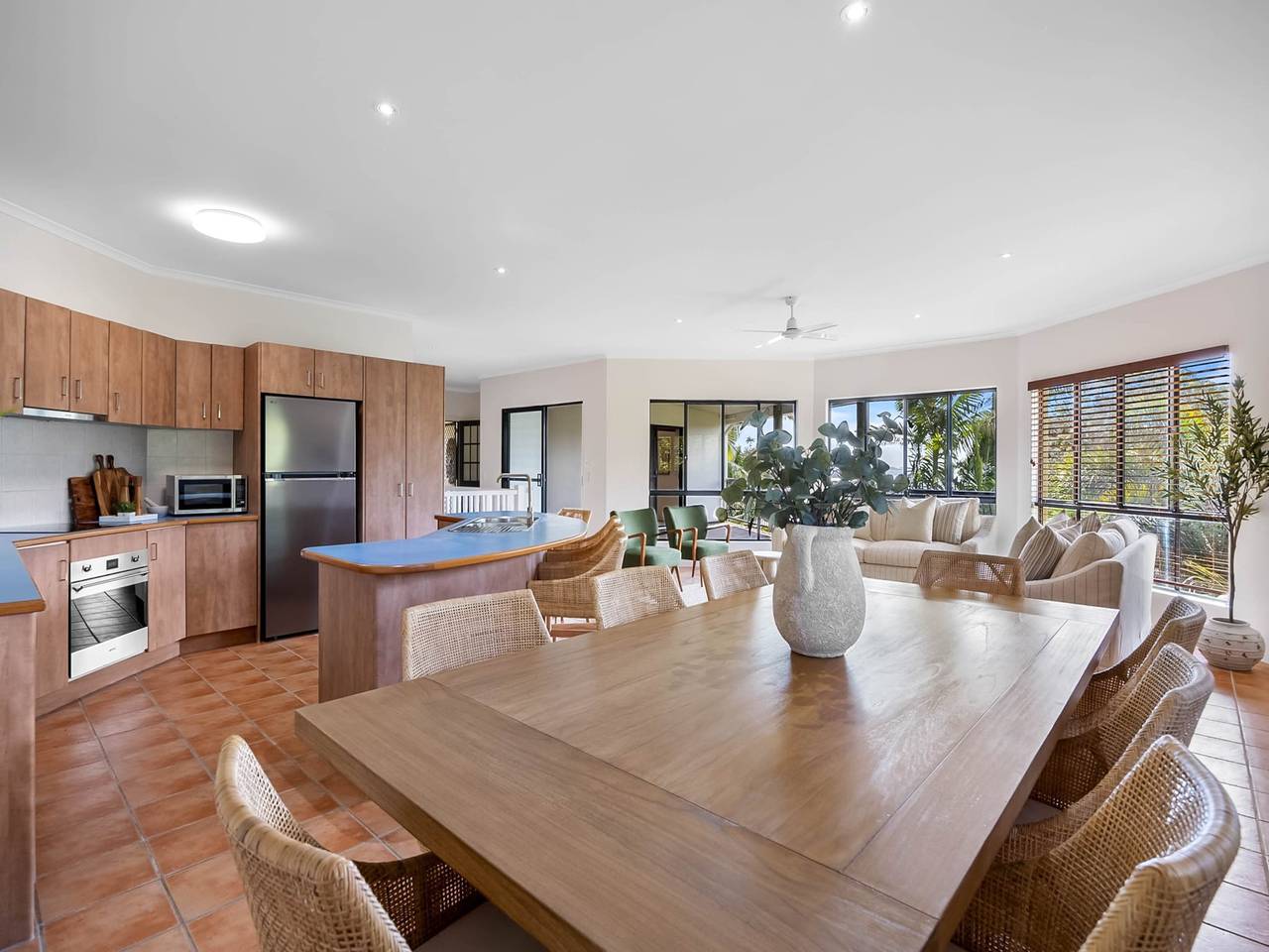 Ganze Wohnung, 4-Bett-Retreat am Strand mit Arbeitsecke und Aussicht in Coolum Beach, Sunshine Coast