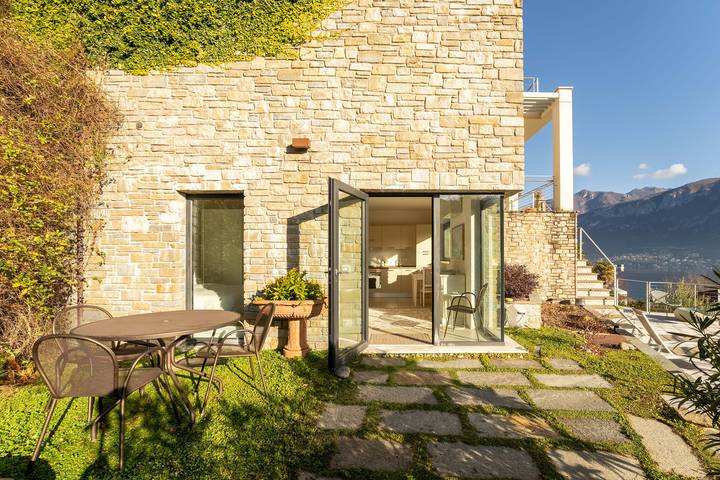 Holiday rental for 2 people, with Terrace and Garden as well as Pool and View in Bellagio