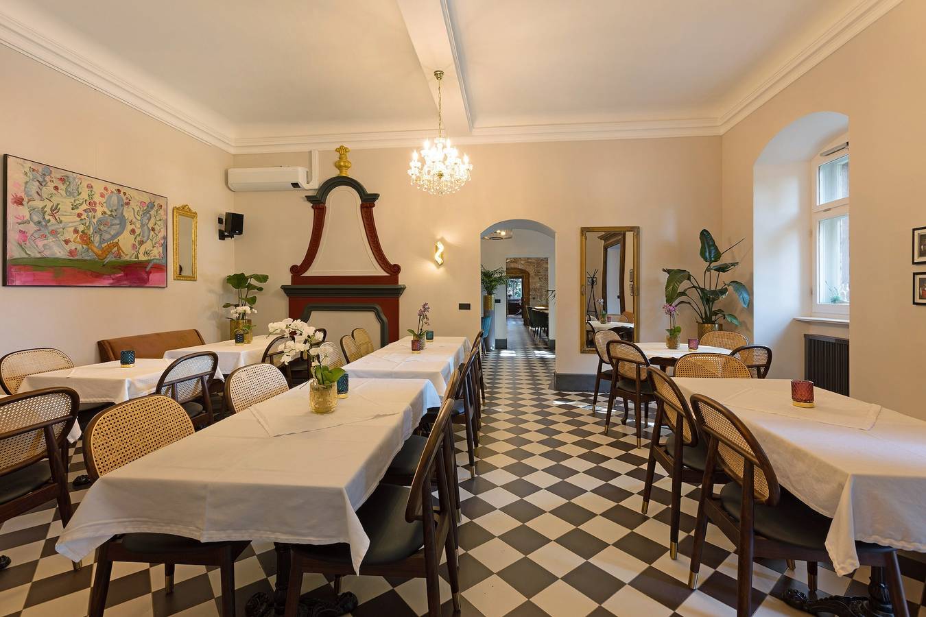Ganze Wohnung, Ferienwohnung 'Pauline' mit Gemeinschaftspool, Gemeinschaftsterrasse und Wi-Fi in Querfurt, Saale-Unstrut