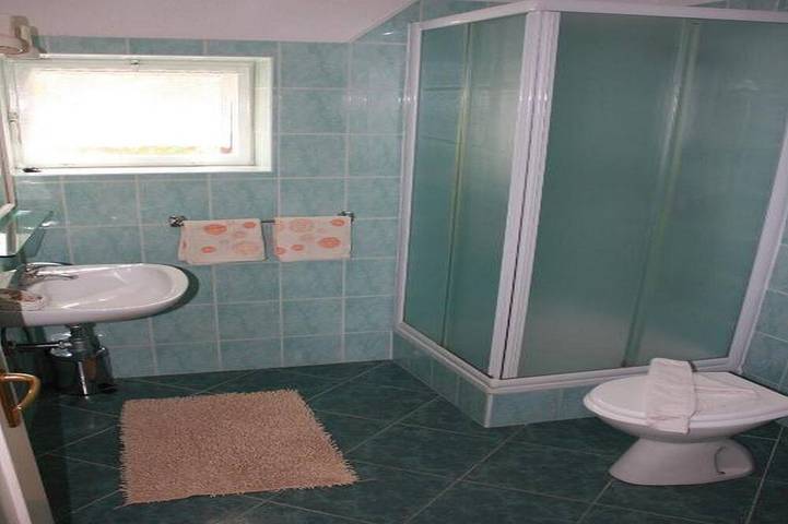 Bungalow für 5 Personen, mit Terrasse auf Brac - 4