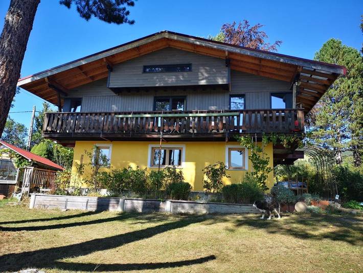 Gîte pour 5 personnes, avec Balcon ainsi que Terrasse et Vue à Mens