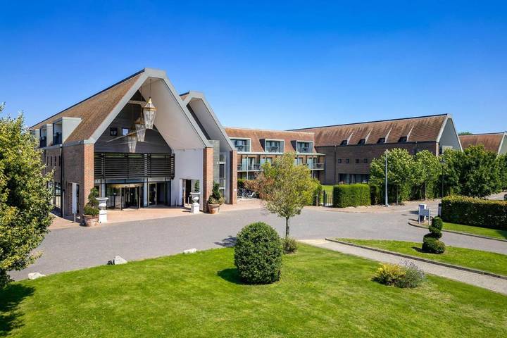 Hotel for 2 people, with Terrace and Hot tub as well as Garden and Pool in Hounslow