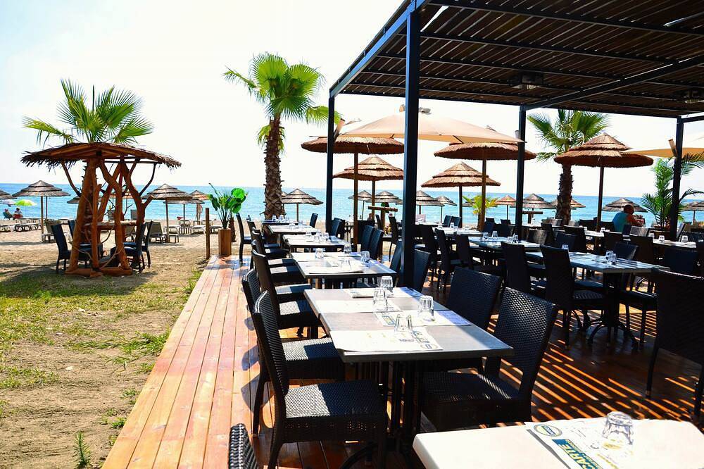 Appartamento intero, Alloggio in Corsica,sulla spiaggia,piscina,A/C,ristorante,famiglie,giochi bimbi in Santa Lucia di Moriani, Corte e dintorni