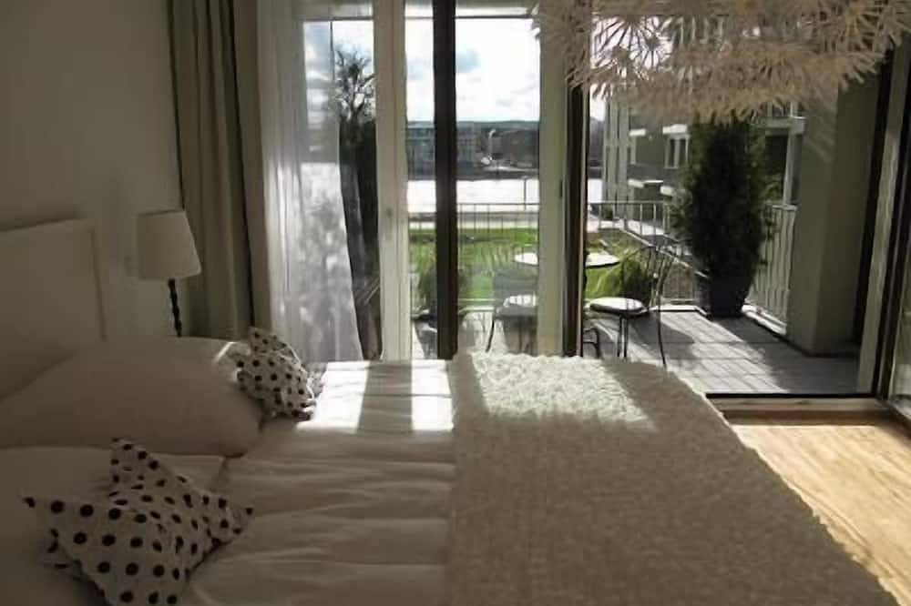 Entire apartment, Apartment right on the Seerhein Holidays right on the water in Konstanz, Landkreis Konstanz