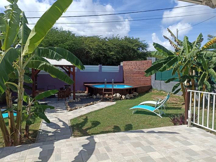 Gîte pour 6 personnes, avec terrasse ainsi que piscine et jardin à Saint-François - 3