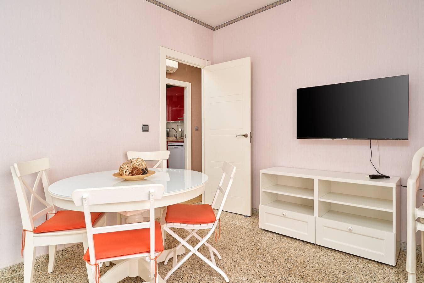 Apartamento entero, Apartamento 'Frente al Mar y a Pie de Playa' con Balcón, Wi-Fi y Aire Acondicionado in Motril, Costa Tropical