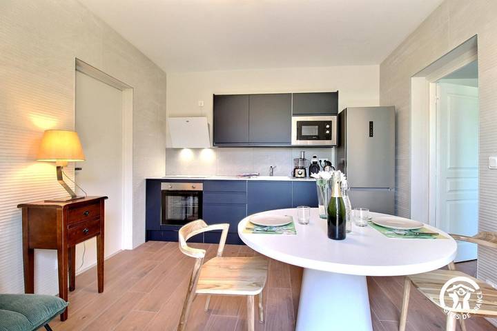 Gîte pour 2 personnes, avec terrasse ainsi que piscine et jardin à Baden (France) - 3