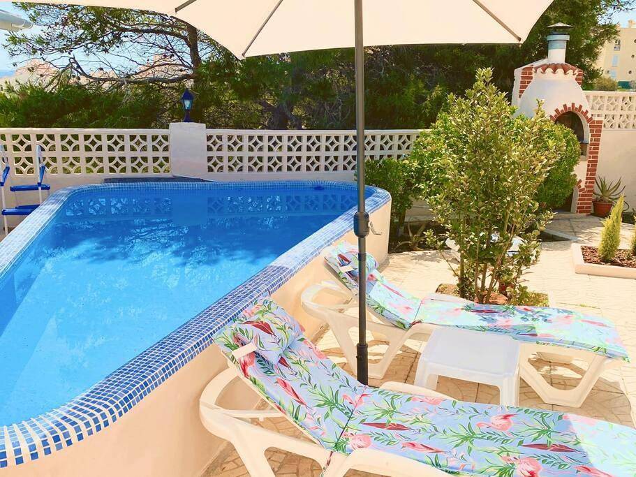 Entire Villa by the sea with private garden and mini pool in Torrevieja, Costa Blanca