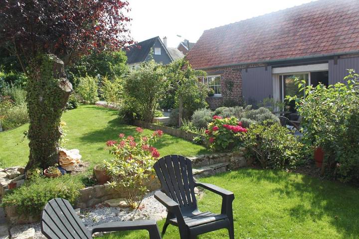 Location de vacances pour 2 personnes, avec Terrasse et Jacuzzi ainsi que Jardin et Vue à Wanquetin