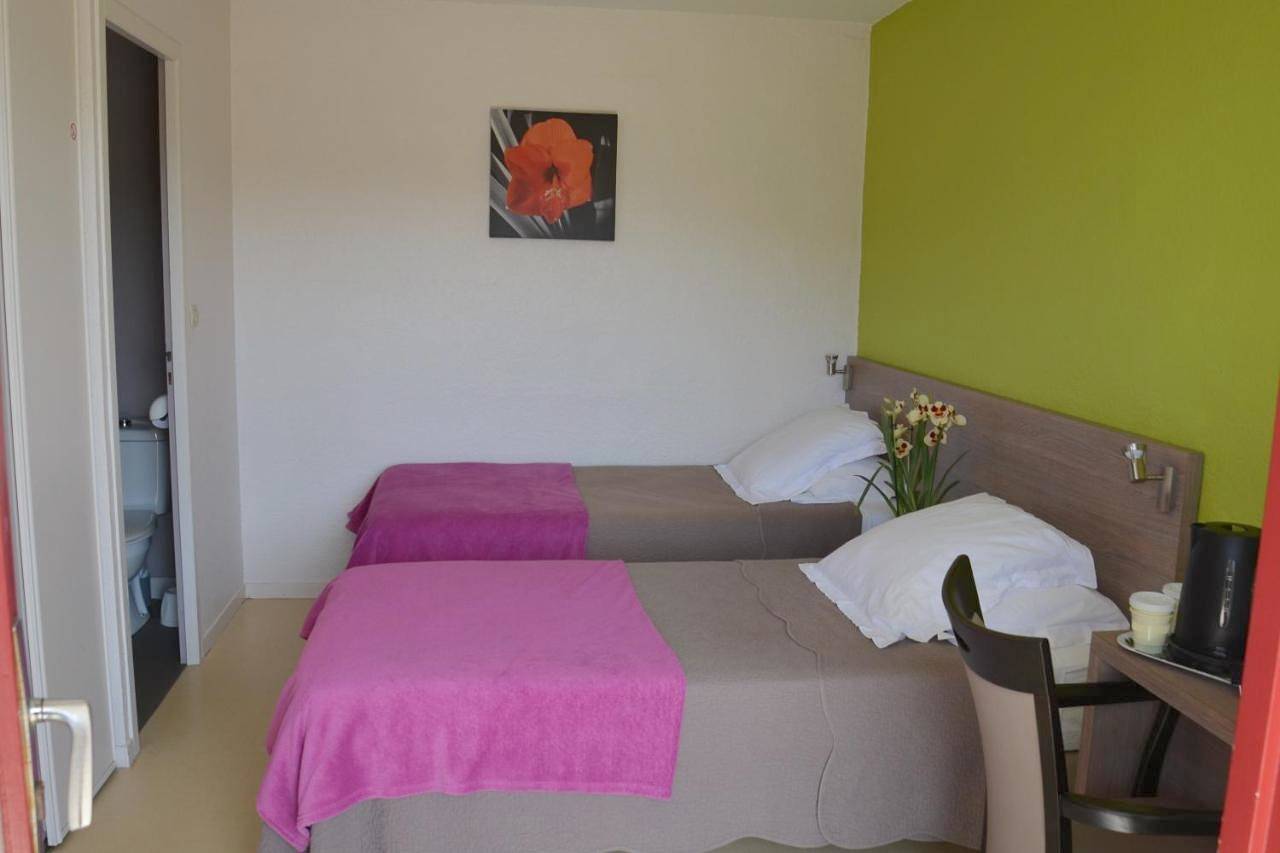 Studio with Double Bed in Jonzac, Région de Jonzac