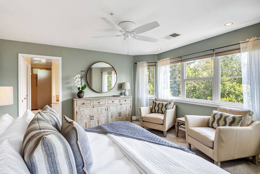 Creekside Cottage ~ Gorgeous cottage just 3 blocks from the Historic Sonoma Plaz in Sonoma, California North Coast