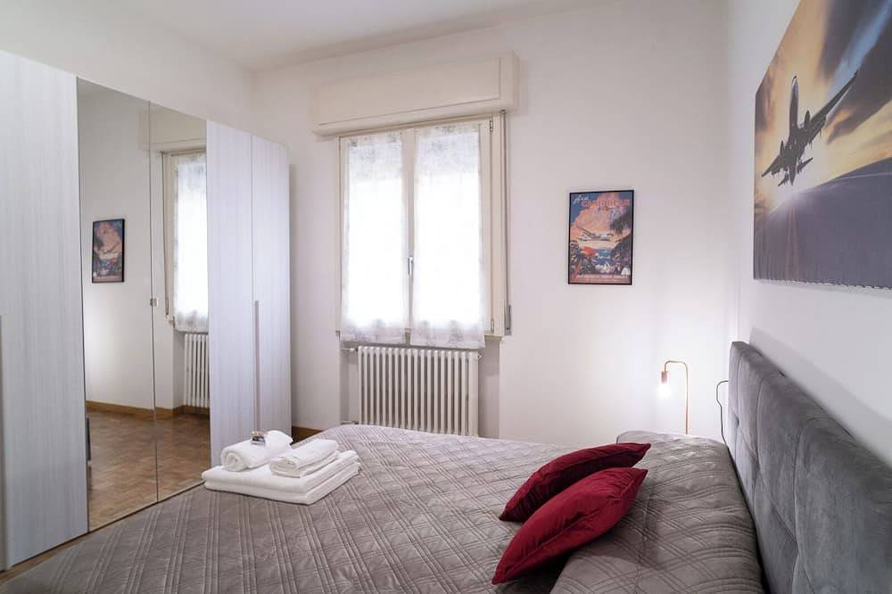 Entire apartment, Charming Two-Bedroom Apartment in Downtown Cremona in Cremona, Cremona Province