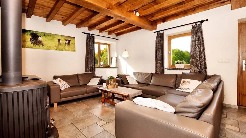 Location de vacances pour 10 personnes, avec jardin à Vielsalm