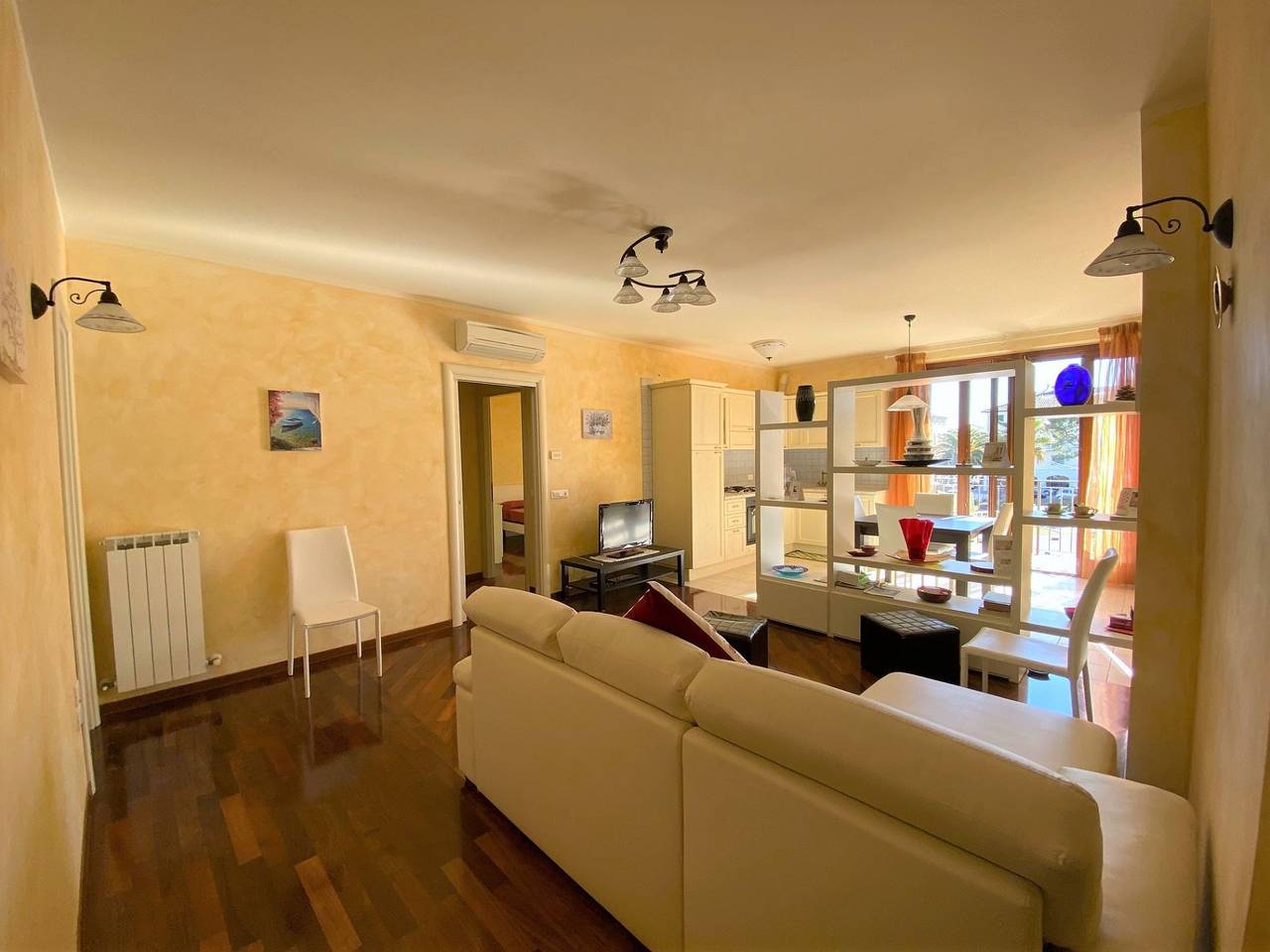 Ganze Ferienwohnung, Castellani Piazza Brancondi - 96 - Trilocale 2°P - Piazza Brancondi in Porto Recanati, Adriaküste Marken