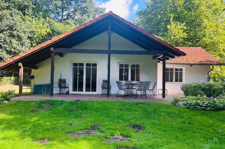 Ferienwohnung für 6 Personen, mit Terrasse und Garten