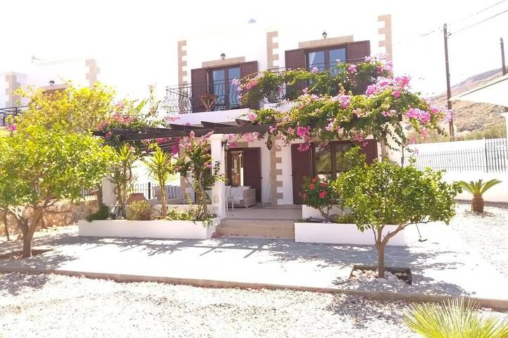 Villa for 6 people, with garden and balcony in Lindos