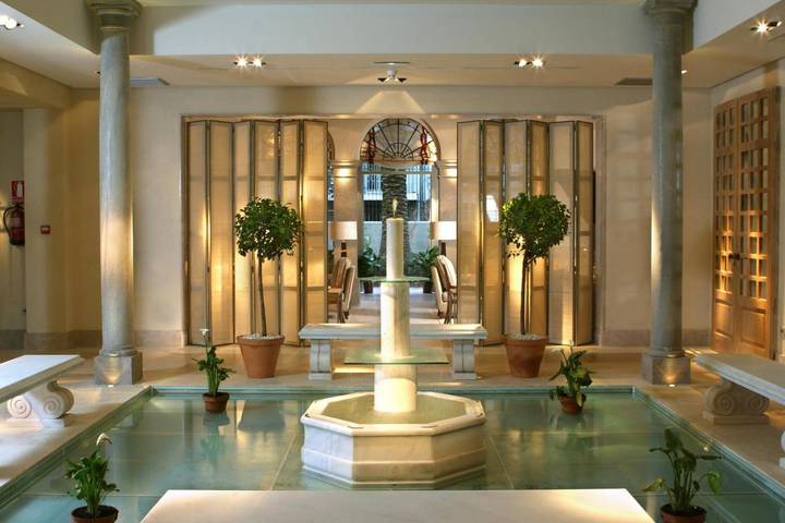 Hôtel pour 10 personnes, avec jacuzzi ainsi que jardin et sauna