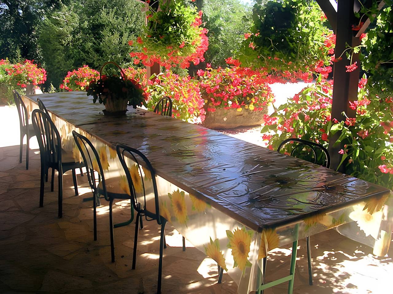 Chambres d’hôtes « Du Château Vieux » avec terrasse partagée et Wi-Fi in Milhac, Quercy