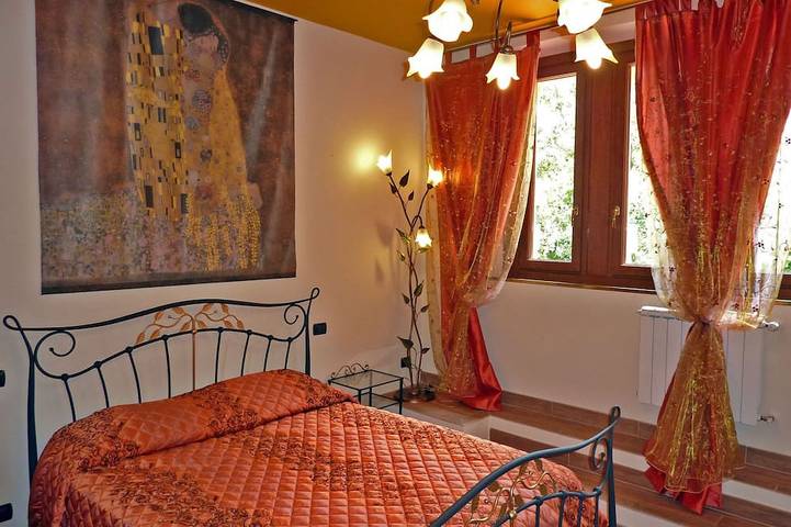 Villa Liberty (6 o 8 camere) con piscina privata nella natura vicino a Pistoia in Pistoia, Provincia di Pistoia