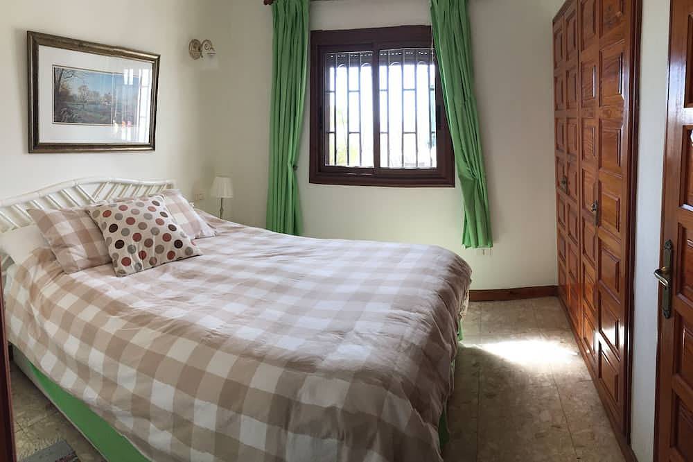 Villa, Pool, 8 Personen mit Blick auf den Golfplatz und das Meer Amarilla wifi in Las Adelfas, Amarilla Golf