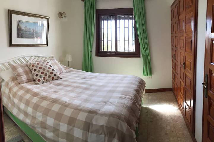 Villa, pool, 8 persons overlooking the golf course and the Amarilla wifi sea in Amarilla Golf, San Miguel de Abona