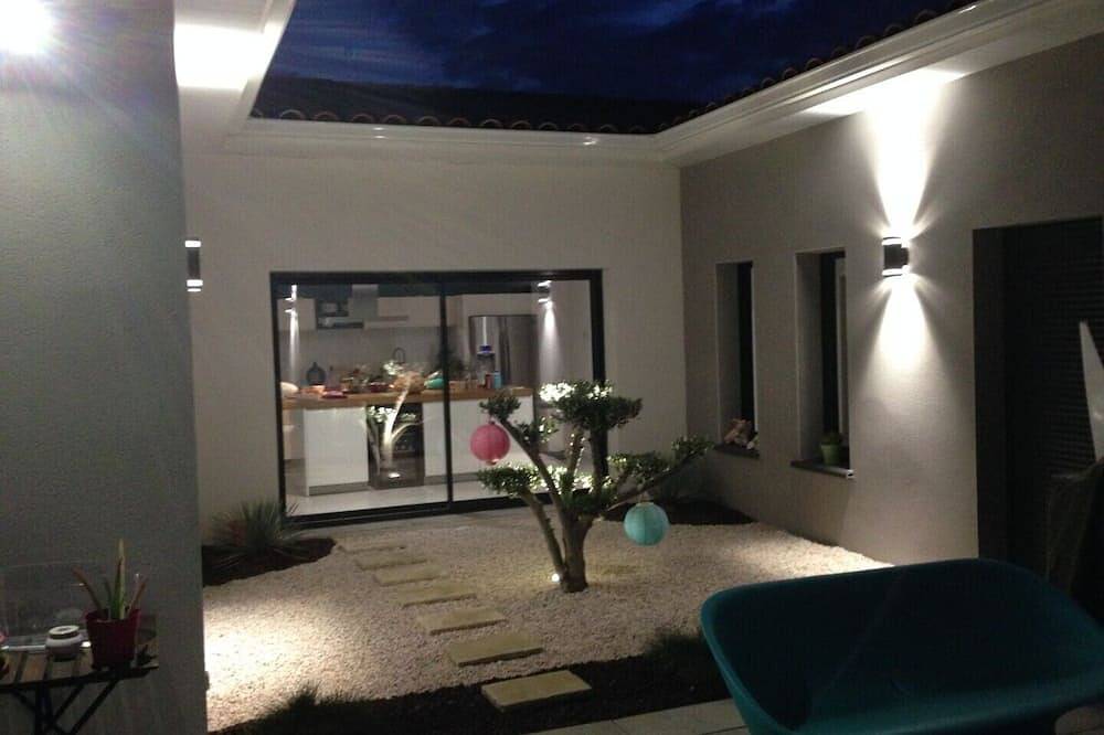 Villa d'architecte récente dans quartier résidentiel,20 mns  plages in Servian, Côte méditerranéenne (France)
