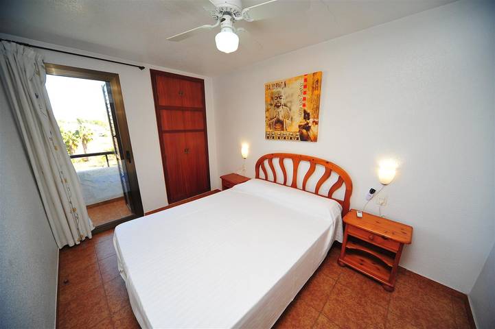 Gîte pour 6 personnes, avec terrasse ainsi que piscine et jardin, animaux acceptés à Benicasim - 2